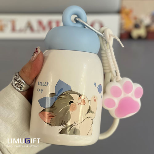 تراول ماگ دیلر آویز دار گربه پنجه ای مینی فلاسک دیلر طرح گربه آبی با آویز 270 میلی لیتر - Diller کد 0341 - Image 1