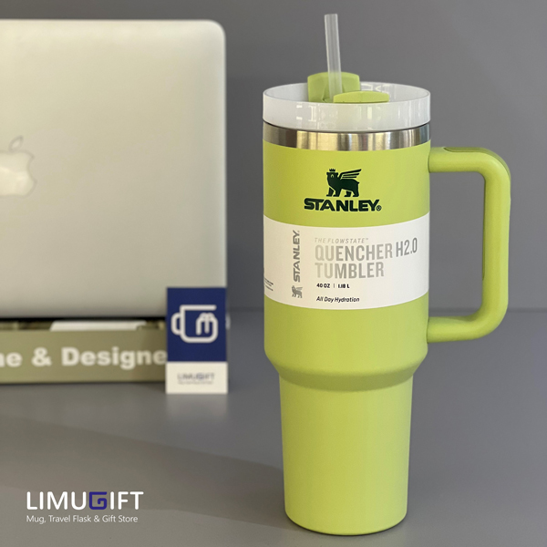 تامبلر استنلی Quencher سبز ماگ نِیدار استنلی Stanley Quencher تامبلر سبز لیمویی 40oz- کد 0359 - Image 1
