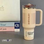 تراول ماگ استنلی طرحدار ضدنشتی طرح تامبلر مدل نیو کالکشن 2025 (Stanley) -کد 0429