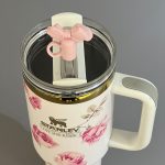 ماگ استنلی گلدار جعبه کادویی 40oz سفید صورتی (Stanley) کد 0564 - تصویر 3