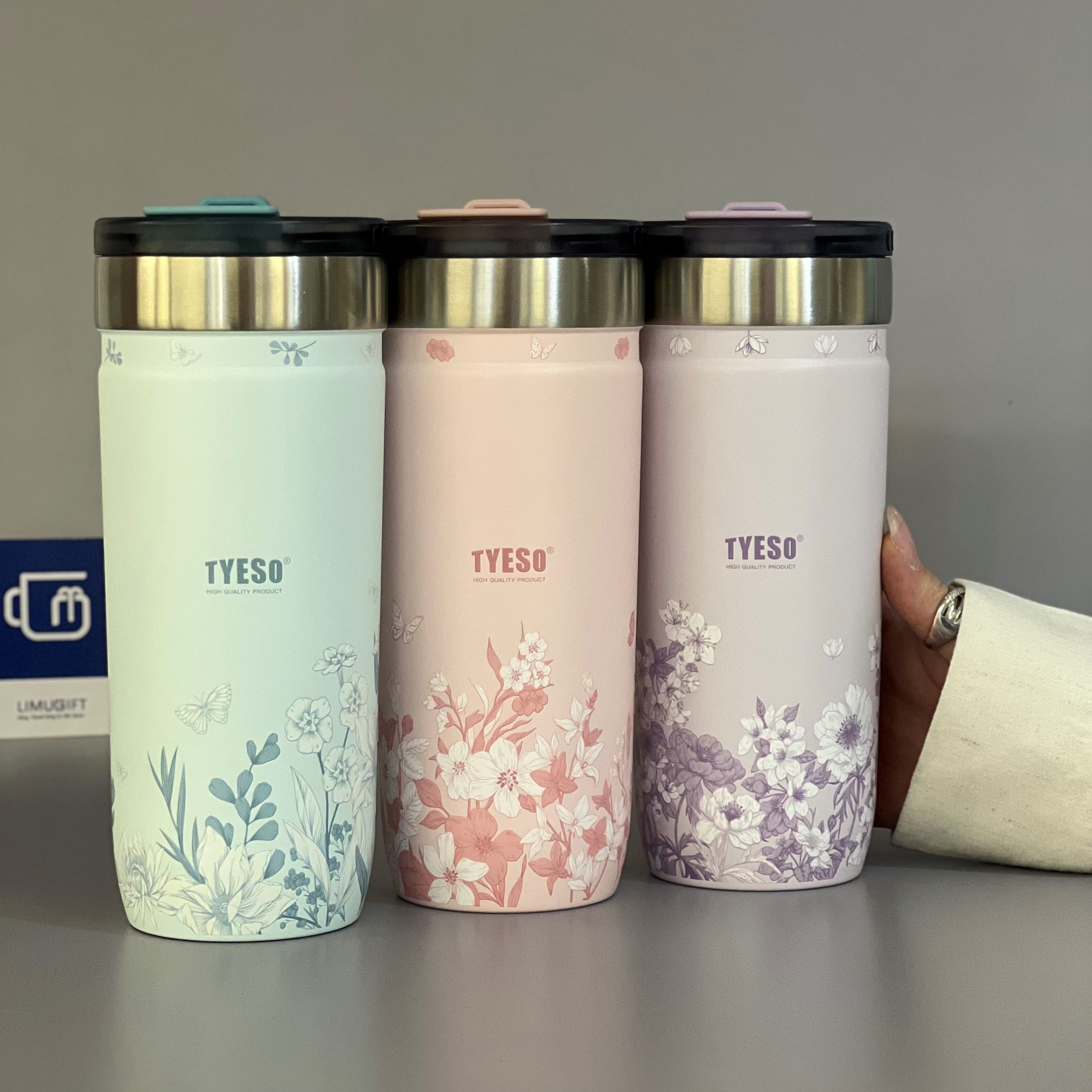 تراول ماگ تایسو گلدار دوحالته 710 میل تراول ماگ تایسو گلدار 710 میل نیو کالکشن (Tyeso) کد 0571 - تصویر 1